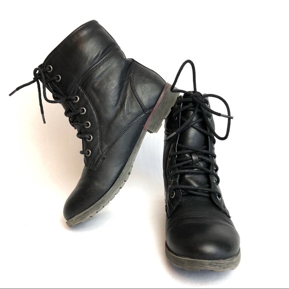 Black Boots - Picture 3 of 8